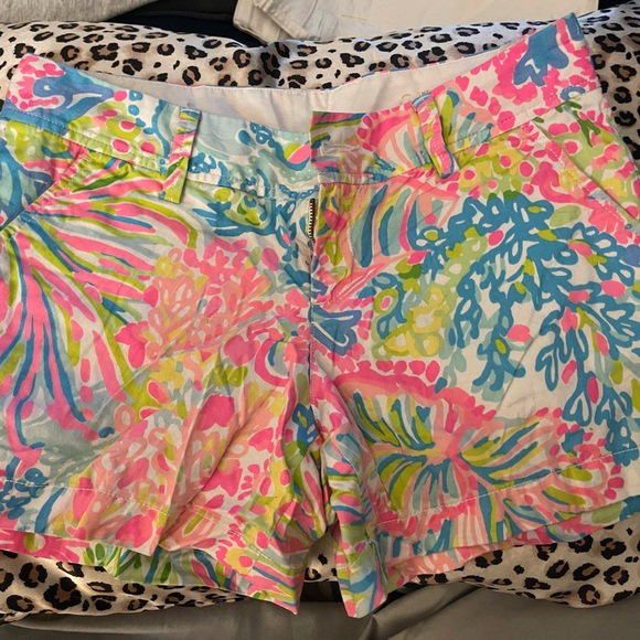 Lilly Pulitzer Shorts Women’s size 6 - Picture 1 of 3